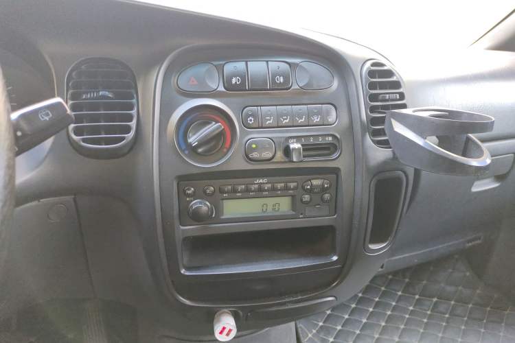 Used JAC Refine 2011 2.0L Shuttle Gasoline Comfort Edition HFC4GA3 Audio And AC Panel
