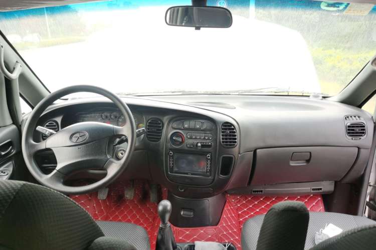 Used JAC Refine 2011 2.0L Shuttle Gasoline Comfort Edition HFC4GA3 Center Console