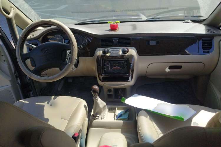 Used JAC Refine 2011 2.4L Colorful Journey Gasoline Standard Edition HFC4GA1-C Center Console
