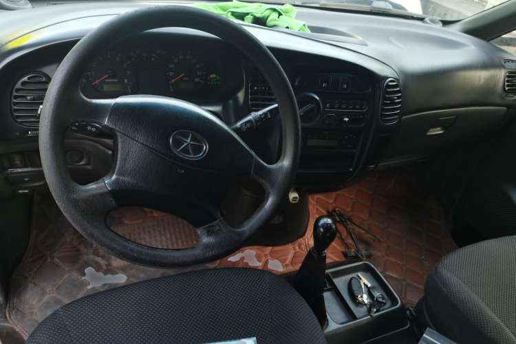Used JAC Refine 2011 2.0L Shuttle Gasoline Comfort Edition HFC4GA3 Center Console