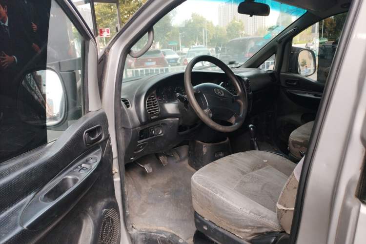 Used JAC Refine 2011 2.0L Shuttle Gasoline Standard Edition HFC4GA3 Driver Seat