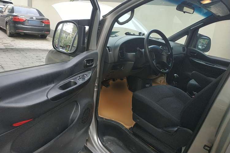 Used JAC Refine 2011 2.0L Shuttle Gasoline Comfort Edition HFC4GA3 Driver Seat
