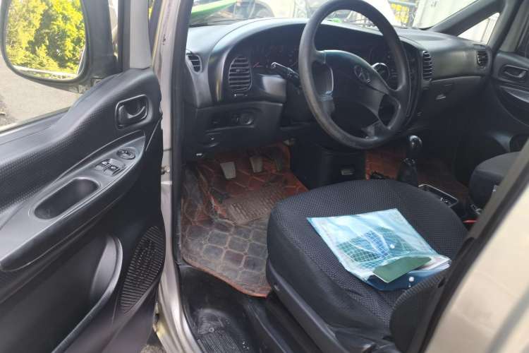 Used JAC Refine 2011 2.0L Shuttle Gasoline Comfort Edition HFC4GA3 Driver Seat
