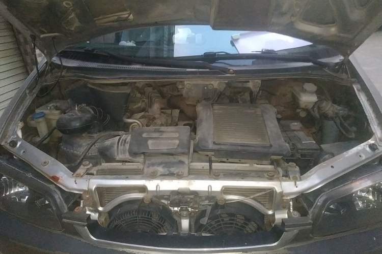 Used JAC Refine 2011 2.8T Shuttle Diesel Standard Version HFC4DA1-2B1 Engine Bay
