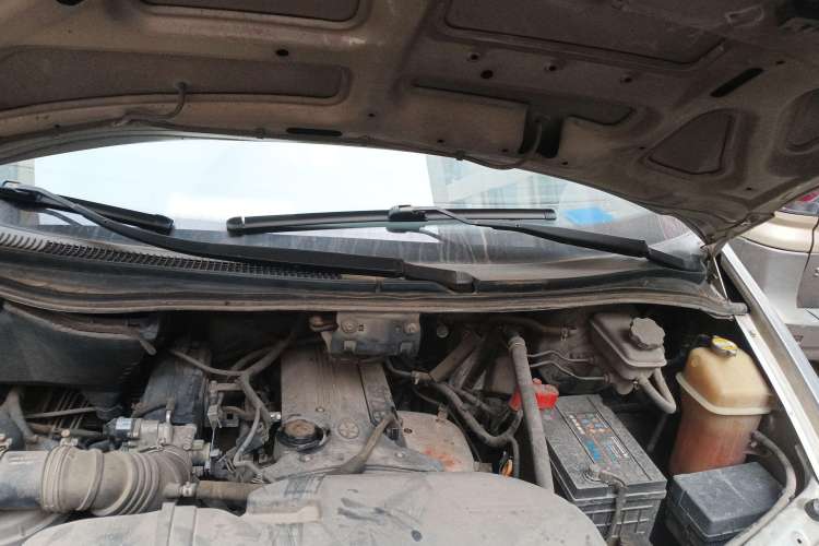 Used JAC Refine 2011 2.0L Shuttle Gasoline Comfort Edition HFC4GA3 Engine Bay