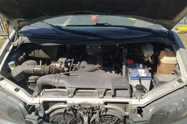Used JAC Refine 2011 2.4L Colorful Journey Gasoline Standard Edition HFC4GA1-C Engine Bay