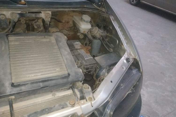 Used JAC Refine 2011 2.8T Shuttle Diesel Standard Version HFC4DA1-2B1 Engine Bay Left