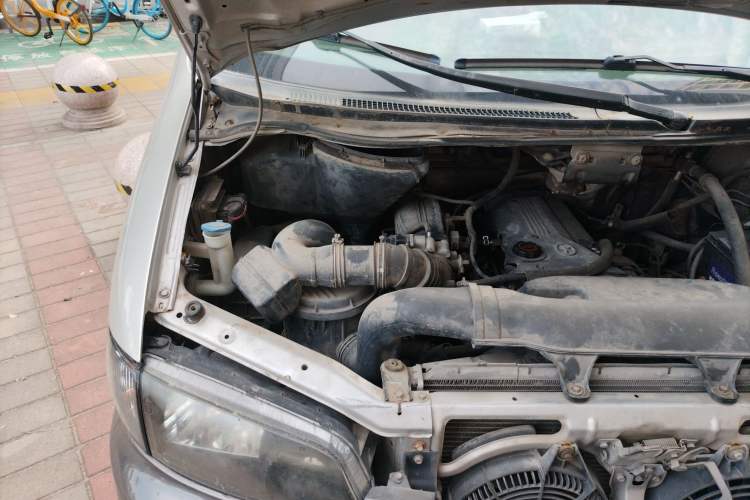 Used JAC Refine 2011 2.0L Shuttle Gasoline Standard Edition HFC4GA3 Engine Bay Right