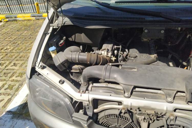 Used JAC Refine 2011 2.4L Colorful Journey Gasoline Standard Edition HFC4GA1-C Engine Bay Right