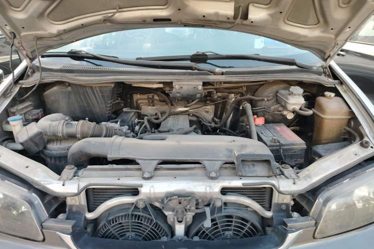 Used JAC Refine 2011 2.0L Shuttle Gasoline Standard Edition HFC4GA3 Engine Bay