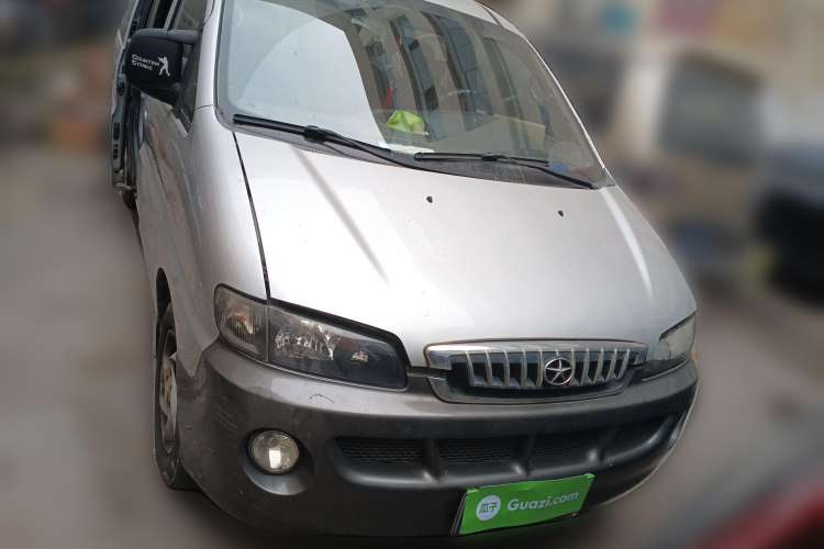 Used JAC Refine 2011 2.0L Shuttle Gasoline Comfort Edition HFC4GA3 Front