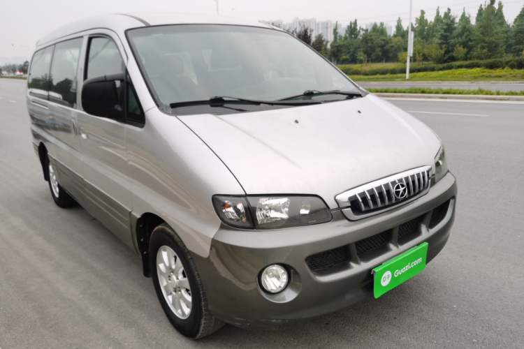 Used JAC Refine 2011 2.0L Shuttle Gasoline Comfort Edition HFC4GA3 Front Right 45 Deg