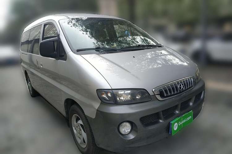 Used JAC Refine 2011 2.0L Shuttle Gasoline Comfort Edition HFC4GA3 Front Right 45 Deg