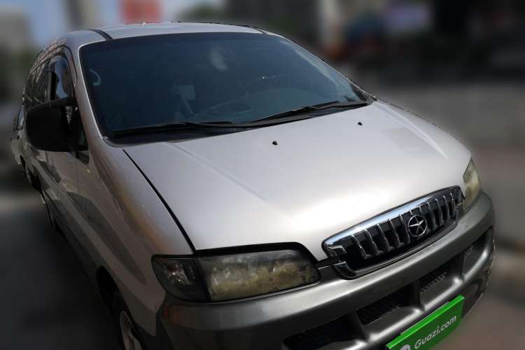 Used JAC Refine 2011 2.0L Shuttle Gasoline Standard Edition HFC4GA3 Front Right 45 Deg