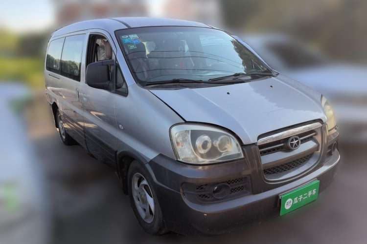 Used JAC Refine 2011 2.0L Government Procurement Version Manual Luxury Trim Front Right 45 Deg