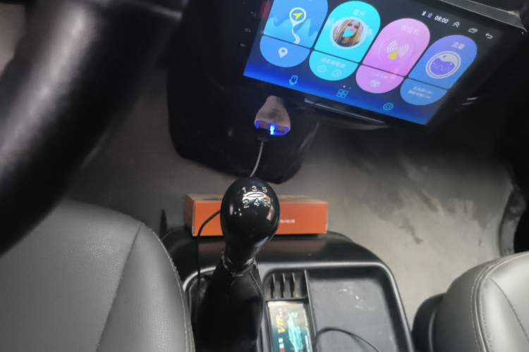 Used JAC Refine 2011 2.0L Shuttle Gasoline Comfort Edition HFC4GA3 Gear Lever