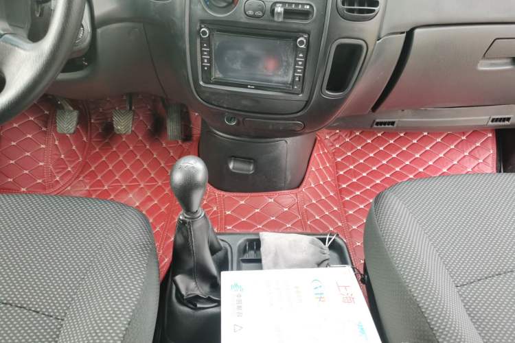 Used JAC Refine 2011 2.0L Shuttle Gasoline Comfort Edition HFC4GA3 Gear Lever