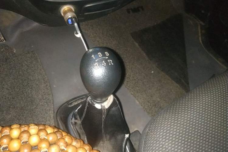 Used JAC Refine 2011 2.8T Shuttle Diesel Standard Version HFC4DA1-2B1 Gear Lever
