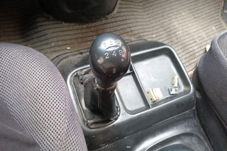 Used JAC Refine 2011 2.0L Shuttle Gasoline Comfort Edition HFC4GA3 Gear Lever