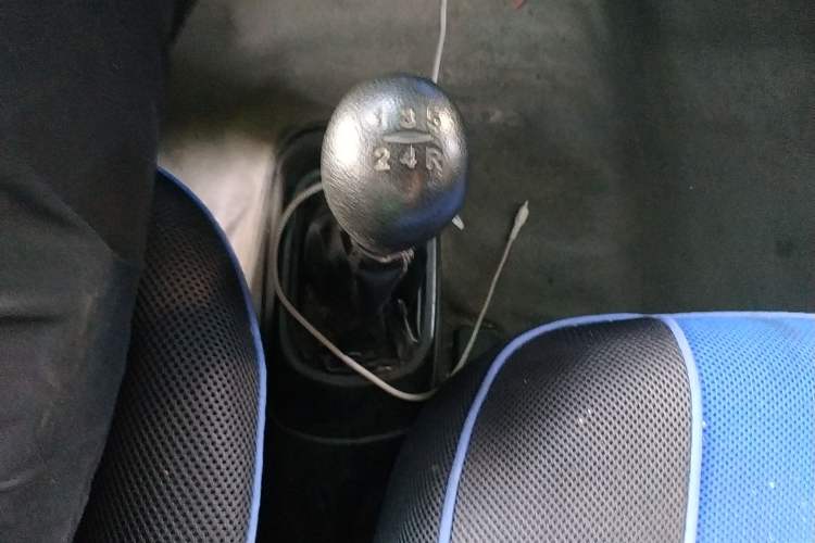 Used JAC Refine 2011 2.0L Shuttle Gasoline Comfort Edition HFC4GA3 Gear Lever