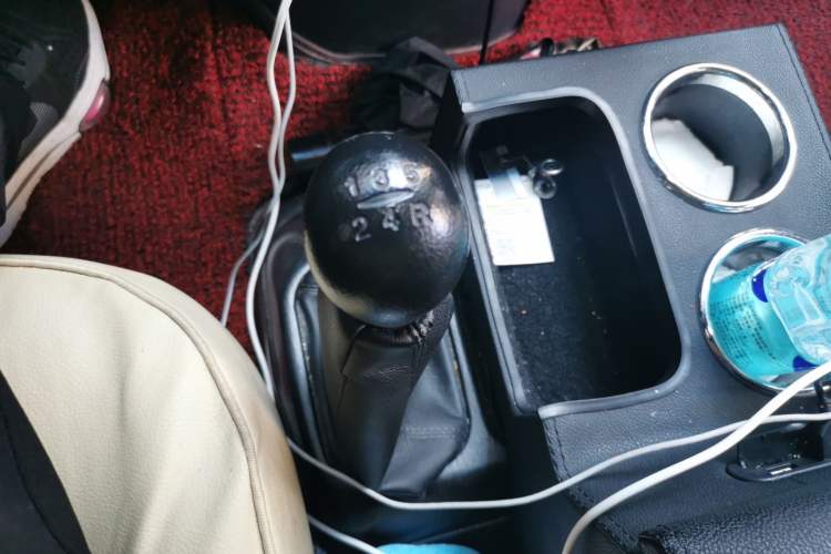Used JAC Refine 2011 2.0L Shuttle Gasoline Comfort Edition HFC4GA3 Gear Lever