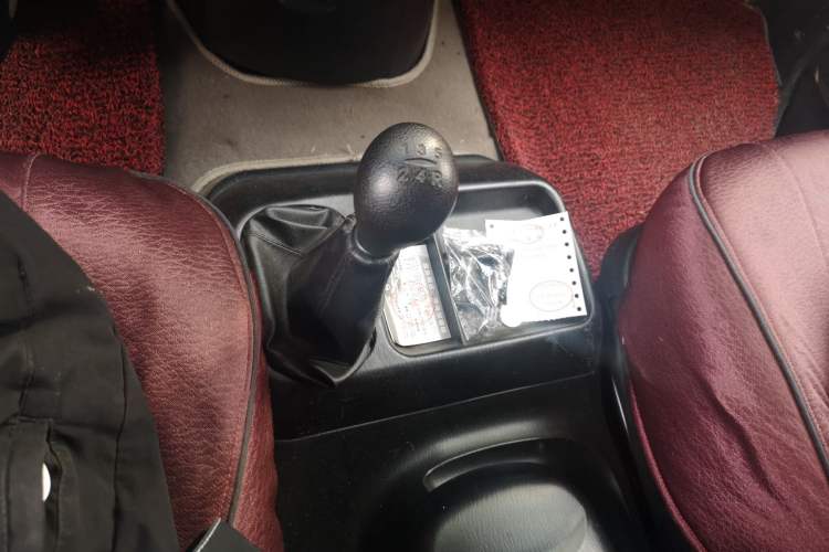 Used JAC Refine 2011 2.0L Shuttle Gasoline Comfort Edition HFC4GA3 Gear Lever