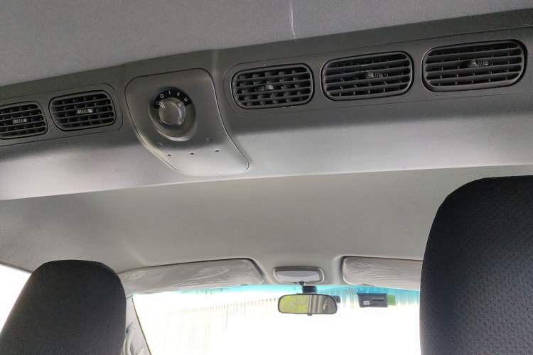Used JAC Refine 2011 2.0L Shuttle Gasoline Comfort Edition HFC4GA3 Headliner
