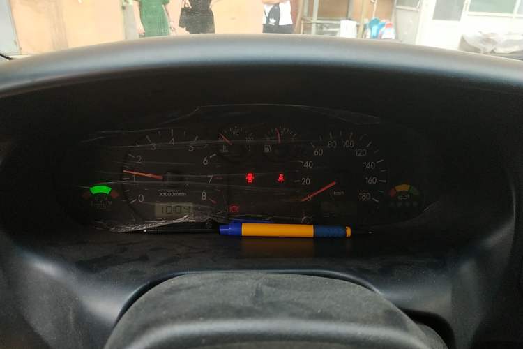 Used JAC Refine 2011 2.0L Shuttle Gasoline Comfort Edition HFC4GA3 Instrument Cluster