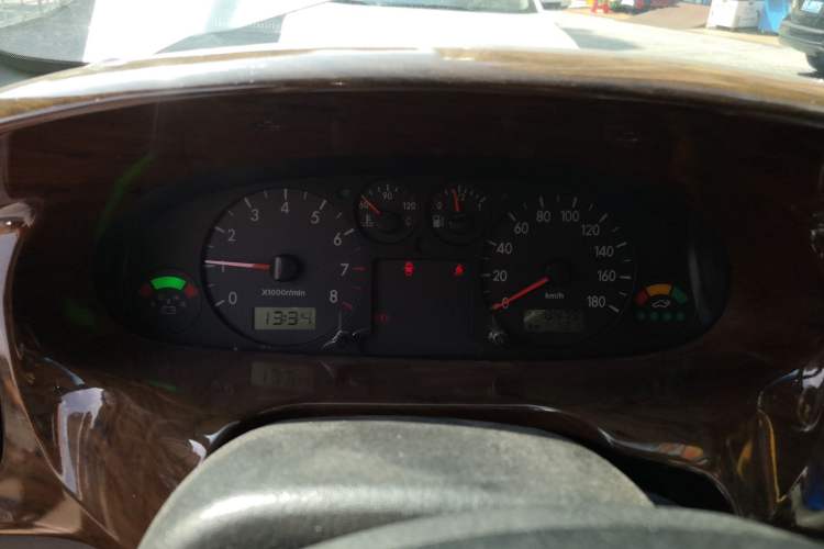Used JAC Refine 2011 2.0L Shuttle Gasoline Standard Edition HFC4GA3 Instrument Cluster