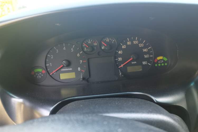 Used JAC Refine 2011 2.0L Shuttle Gasoline Comfort Edition HFC4GA3 Instrument Cluster
