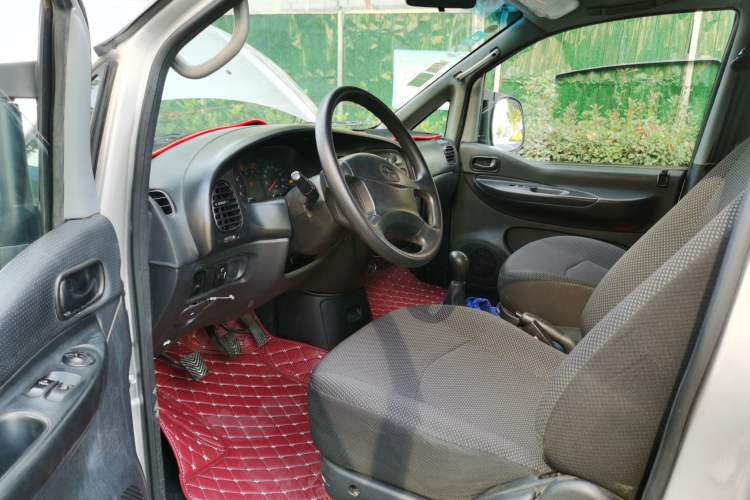 Used JAC Refine 2011 2.0L Shuttle Gasoline Standard Edition HFC4GA3 Interior 2