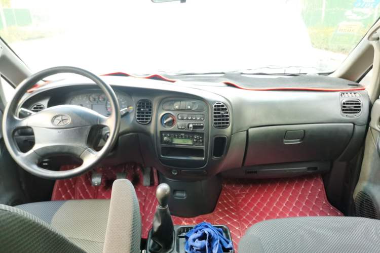 Used JAC Refine 2011 2.0L Shuttle Gasoline Standard Edition HFC4GA3 Interior 3