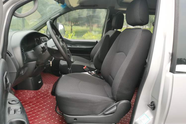 Used JAC Refine 2011 2.0L Shuttle Gasoline Comfort Edition HFC4GA3 Left Front Seat
