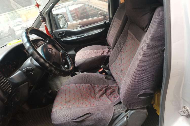 Used JAC Refine 2011 2.0L Shuttle Gasoline Comfort Edition HFC4GA3 Left Front Seat