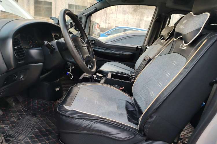 Used JAC Refine 2011 2.0L Shuttle Gasoline Standard Edition HFC4GA3 Left Front Seat