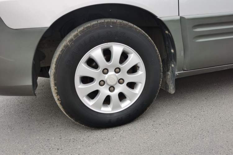 Used JAC Refine 2011 2.0L Shuttle Gasoline Comfort Edition HFC4GA3 Left Front Wheel Hub