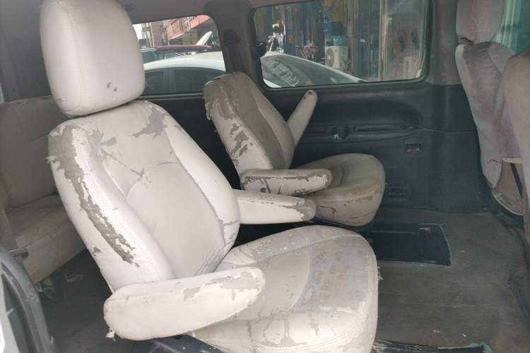 Used JAC Refine 2011 2.0L Shuttle Gasoline Standard Edition HFC4GA3 Left Rear Seat
