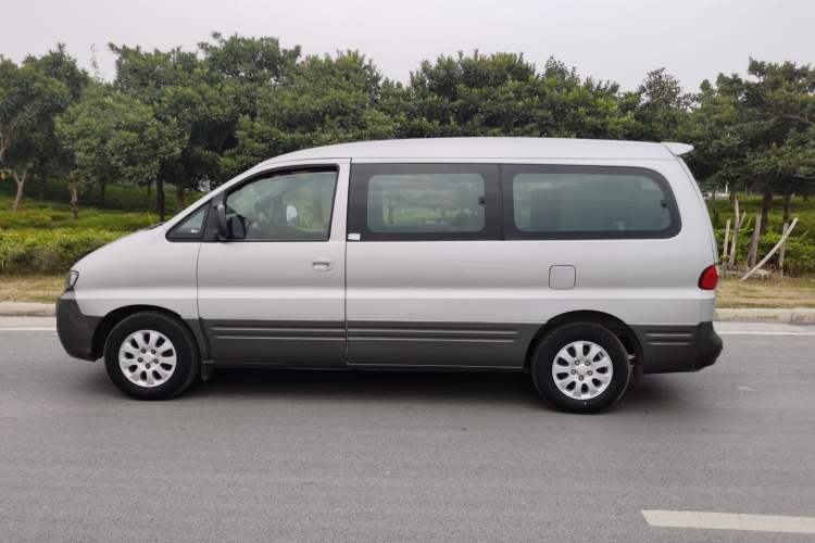 Used JAC Refine 2011 2.0L Shuttle Gasoline Comfort Edition HFC4GA3 Left Side