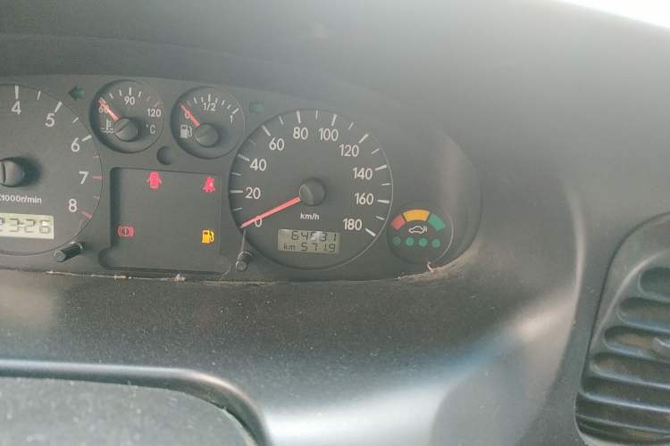 Used JAC Refine 2011 2.0L Shuttle Gasoline Comfort Edition HFC4GA3 Odometer Close Up