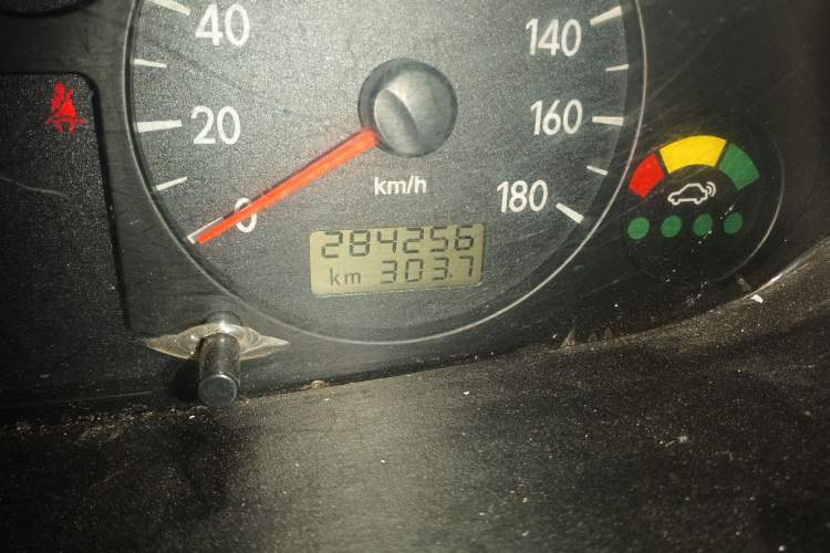 Used JAC Refine 2011 2.0L Shuttle Gasoline Comfort Edition HFC4GA3 Odometer Close Up