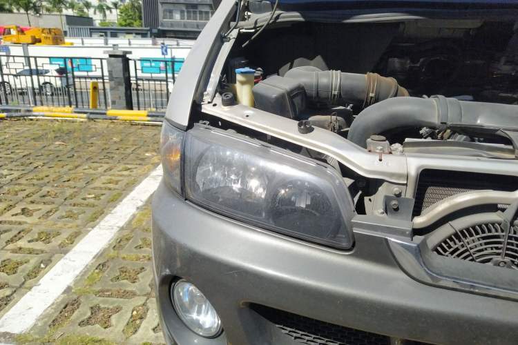 Used JAC Refine 2011 2.4L Colorful Journey Gasoline Standard Edition HFC4GA1-C Right Front Headlight