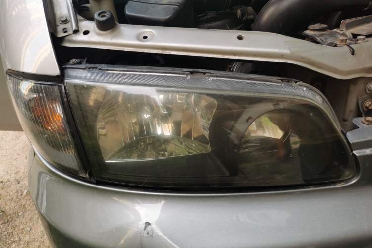 Used JAC Refine 2011 2.0L Shuttle Gasoline Comfort Edition HFC4GA3 Right Front Headlight