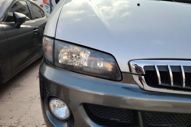 Used JAC Refine 2011 2.0L Shuttle Gasoline Standard Edition HFC4GA3 Right Front Headlight