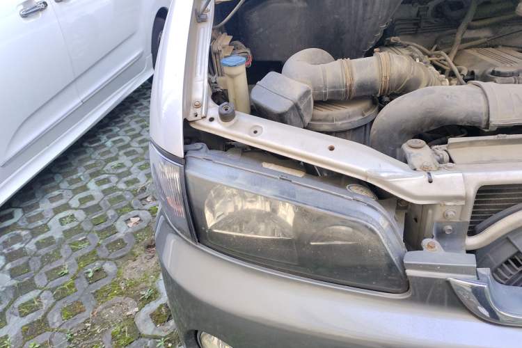 Used JAC Refine 2011 2.0L Shuttle Gasoline Comfort Edition HFC4GA3 Right Front Headlight