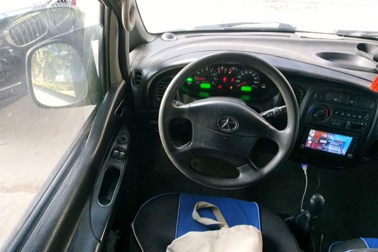 Used JAC Refine 2011 2.0L Shuttle Gasoline Comfort Edition HFC4GA3 Steering Wheel