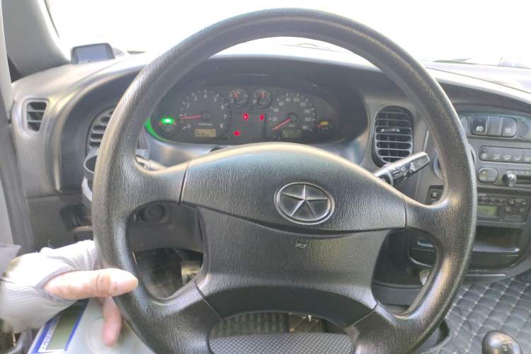 Used JAC Refine 2011 2.0L Shuttle Gasoline Comfort Edition HFC4GA3 Steering Wheel