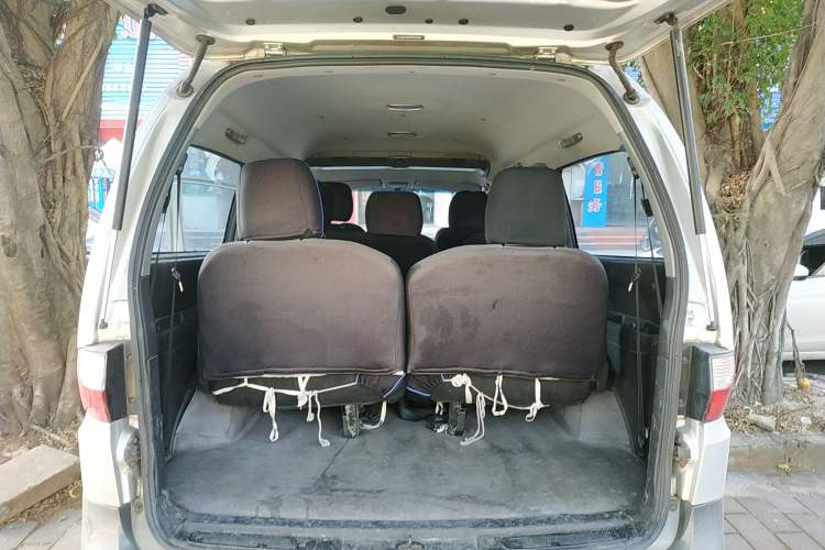 Used JAC Refine 2011 2.0L Shuttle Gasoline Comfort Edition HFC4GA3 Trunk