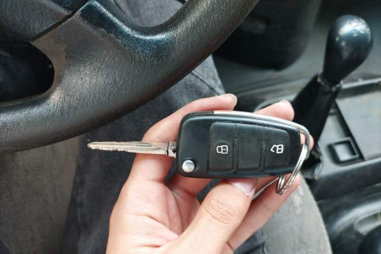 Used JAC Refine 2011 2.0L Shuttle Gasoline Standard Edition HFC4GA3 Vehicle Key