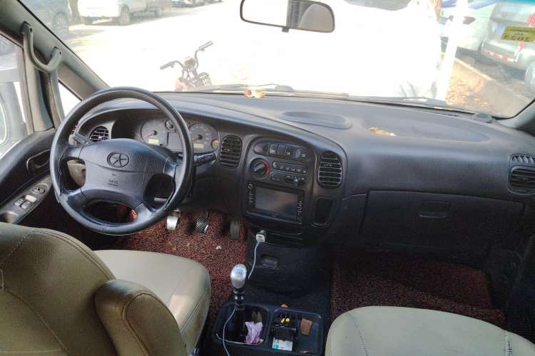 Used JAC Refine 2012 1.9T Shuttle Diesel Comfort Version HFC4DB1-2C Center Console