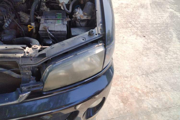 Used JAC Refine 2012 1.9T Shuttle Diesel Comfort Version HFC4DB1-2C Engine Bay Left